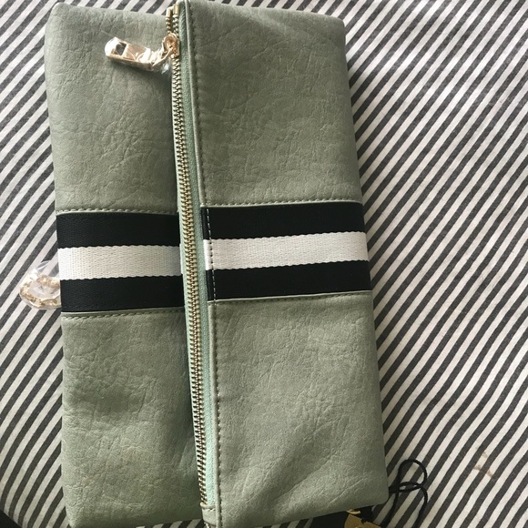 Purse - Picture 2 of 4